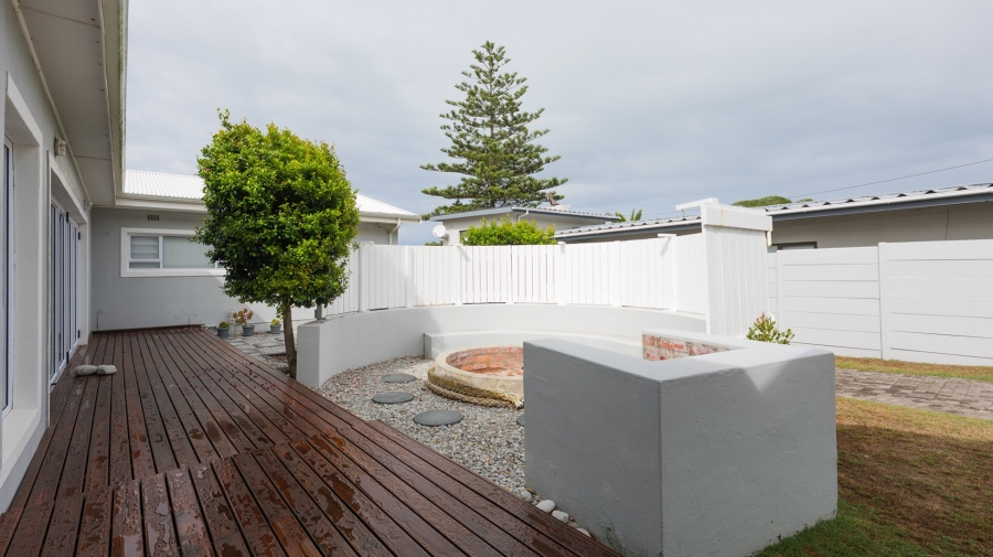 4 Bedroom Property for Sale in Agulhas Western Cape